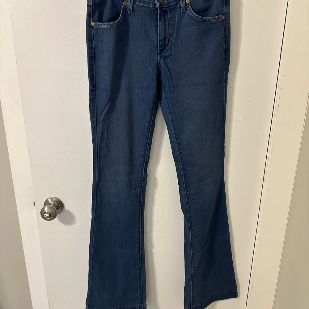 New without tags. Never worn. Super soft!